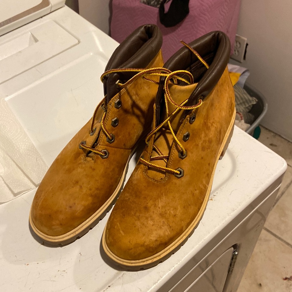 Womens Timberlands New but stained
